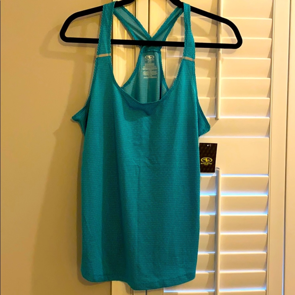 NWT Athletic workout tank top size medium 8/10